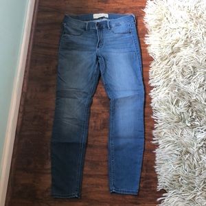 Abercrombie and Fitch Jean Legging Jeans